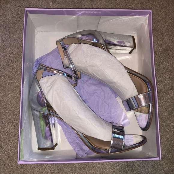 Madden Girl Bella Two-Piece Block Heel Sandals - Picture 3 of 6